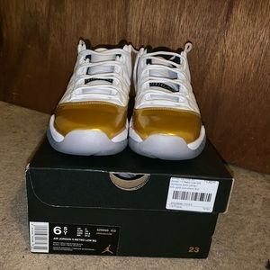 Jordan 11s Low